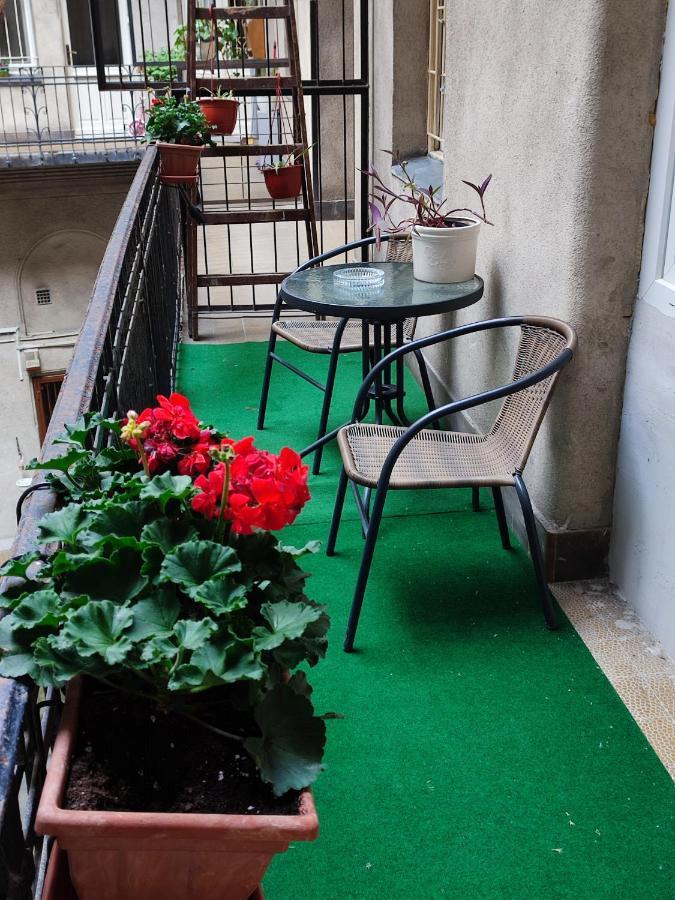 A Quiet Studio In The Heart Of The City Budapest Eksteriør bilde