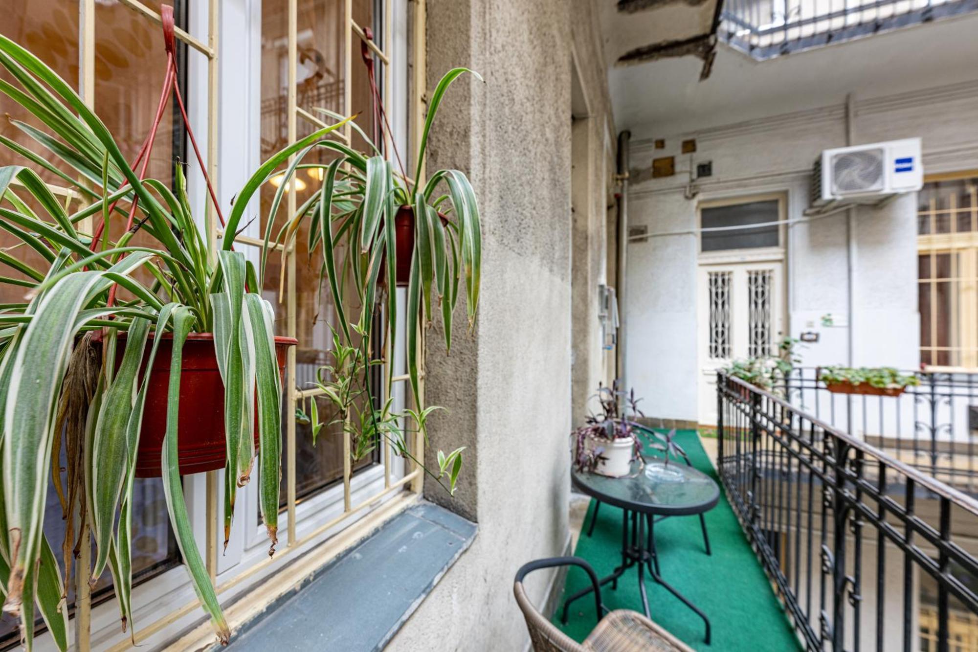 A Quiet Studio In The Heart Of The City Budapest Eksteriør bilde